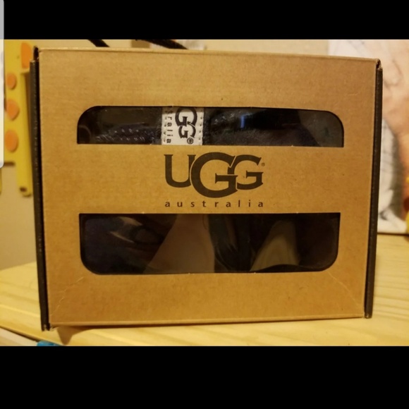 Baby uggs - Picture 2 of 4